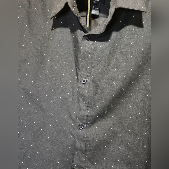 H&M Black and white long sleeve Button Up - Picture 3 of 9